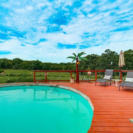 Spacious Ozarks Family Home - Private Pool And Grill Bourbon Exterior photo
