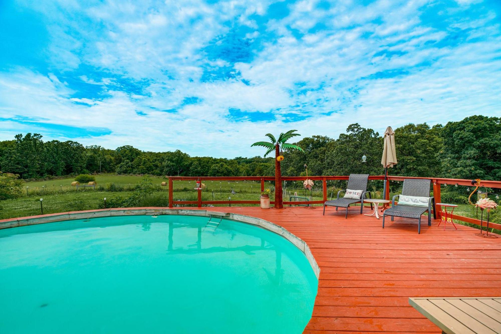 Spacious Ozarks Family Home - Private Pool And Grill Bourbon Exterior photo